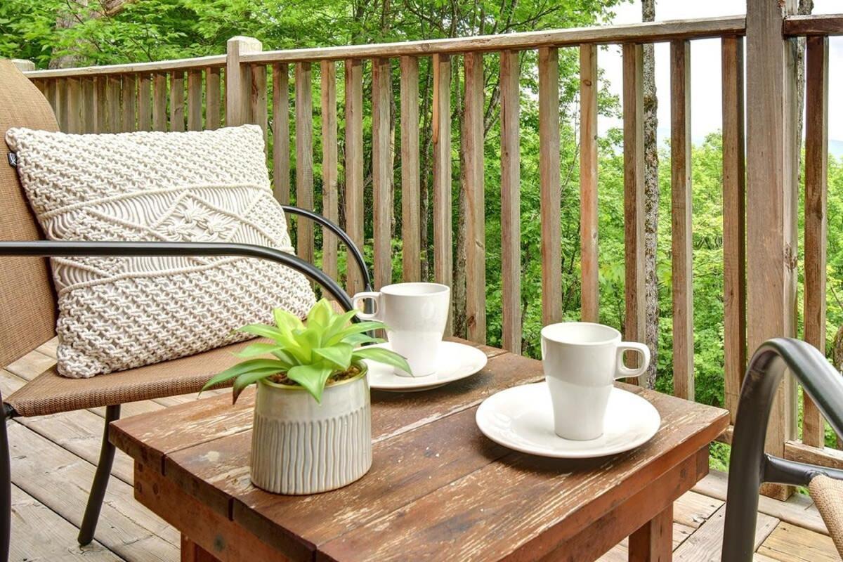 Chic Familiale, Relaxant Avec Spa En Montagnes Labelle Luaran gambar
