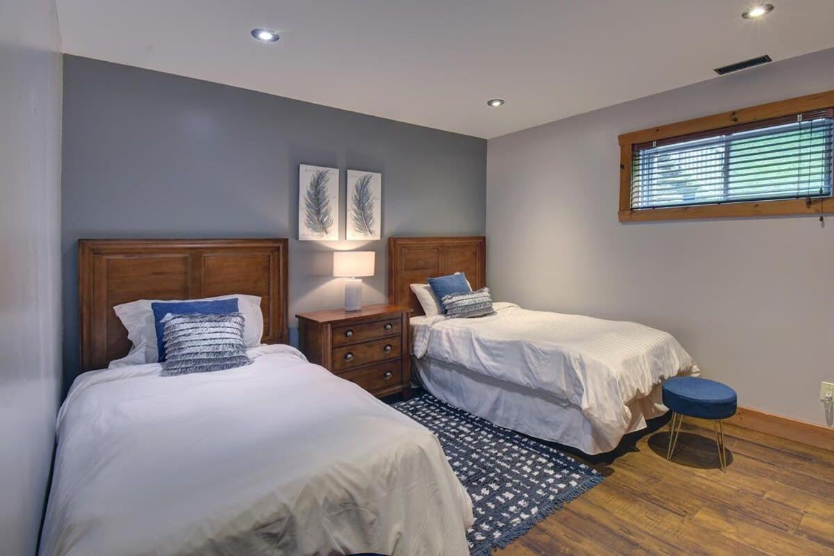 Chic Familiale, Relaxant Avec Spa En Montagnes Labelle Luaran gambar