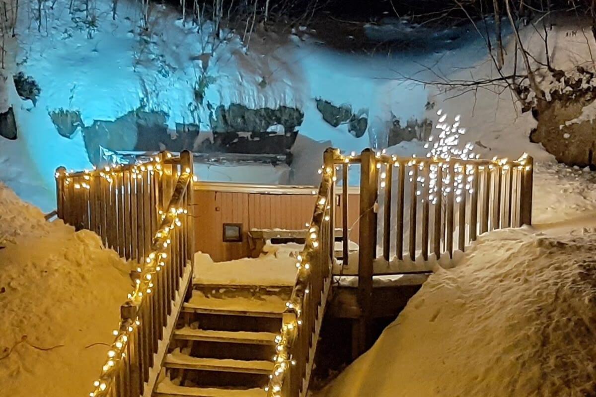 Chic Familiale, Relaxant Avec Spa En Montagnes Labelle Luaran gambar