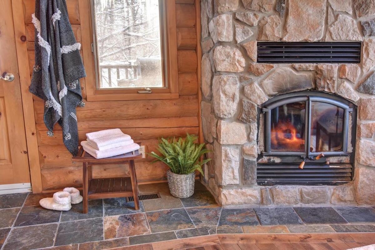 Chic Familiale, Relaxant Avec Spa En Montagnes Labelle Luaran gambar