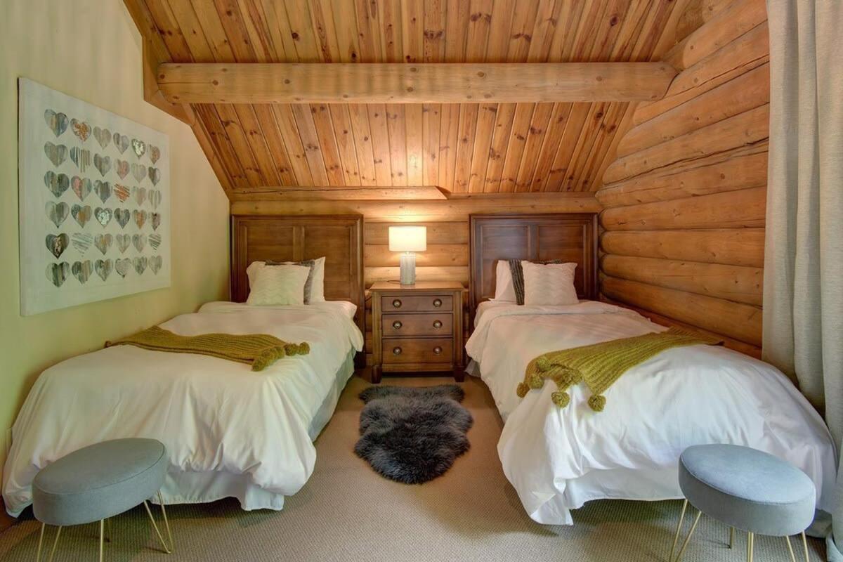 Chic Familiale, Relaxant Avec Spa En Montagnes Labelle Luaran gambar